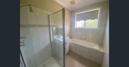 Within walking distance to Ginifer Train Station! - Photo 2