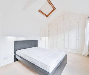 1 bedroom mews to rent - Photo 5