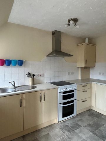 2 bedroom flat to rent - Photo 4