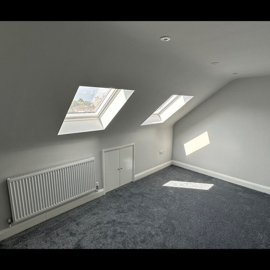 4 Bed Flat, Elgin Road, CR0 - Photo 1
