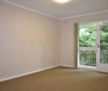 2/131 Locksley Road, Ivanhoe - Photo 4