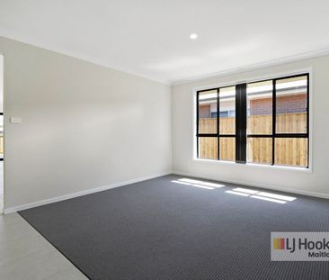 SPACIOUS & MODERN! - Photo 2