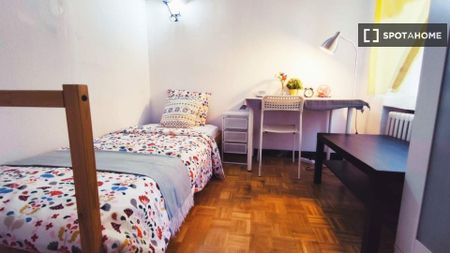 madrid, Community of Madrid 28039 - Photo 2