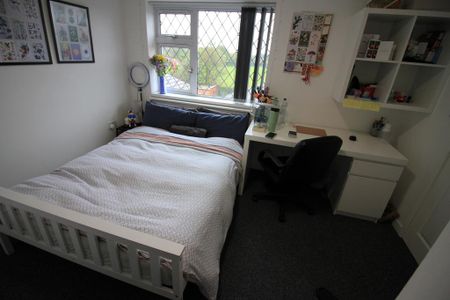 6 bedroom terraced house to rent - Photo 5