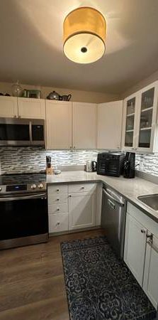 Kits Condo on York for rent - Photo 1