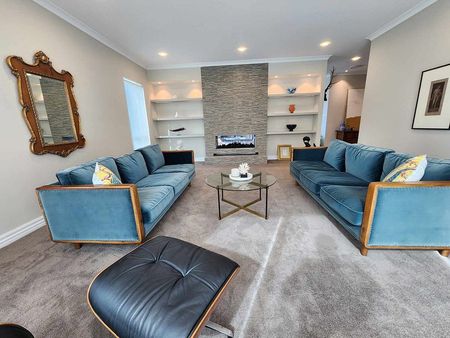 LUXURY 6BR HOME MINUTES TO RED BEACH - Photo 2