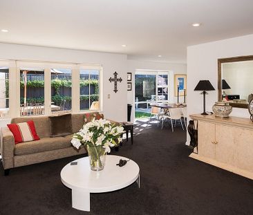 Private, Quiet, Secure. Walk to Hagley Park / CBD - Photo 2