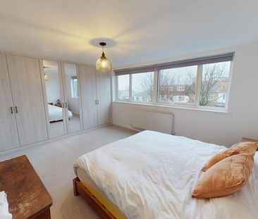 4 bedroom semi-detached house to rent - Photo 6