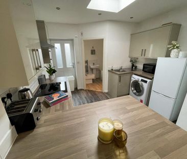 3 bedroom terraced house to rent - Photo 3