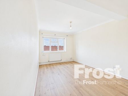 Meadfield Road, Slough, Berkshire,SL3 - Photo 5
