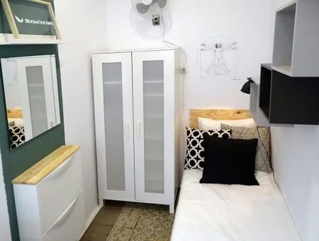 Carrer Gran de Gràcia, Barcelona, Catalonia 08012 - Photo 5