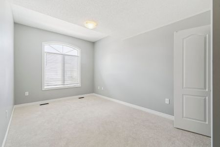 For Lease - 1466 Chretien Street, Milton, Ontario - Photo 2