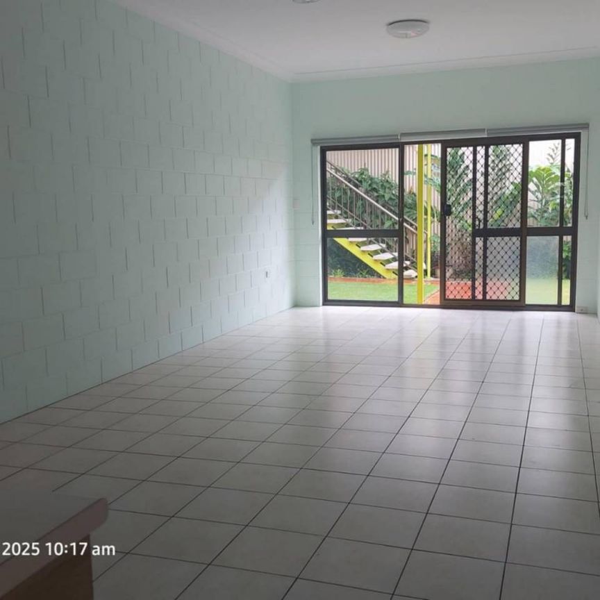 2 Br Unit CBD Kuranda Village. Walk to Everything - Photo 1