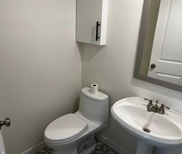 For Lease - 1065B St Clair Avenue, Toronto C03, Ontario - Photo 3