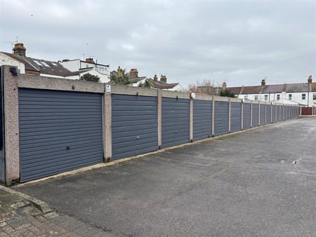 Eastern Esplanade, Southend-On-Sea - Photo 5