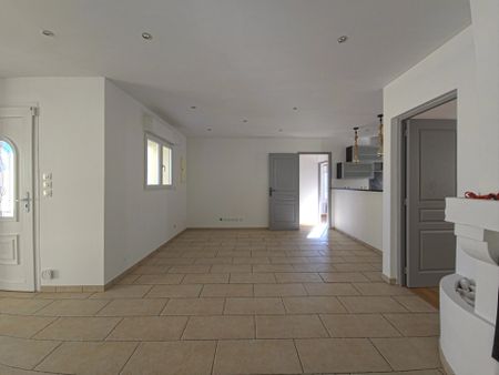 Location Maison 4 pièces 82m² MARSEILLE 11ème - Photo 3