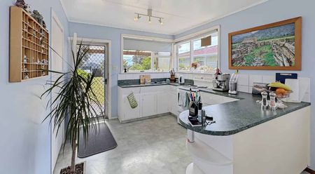 CASTLECLIFF - 3 BEDROOMS - Photo 5