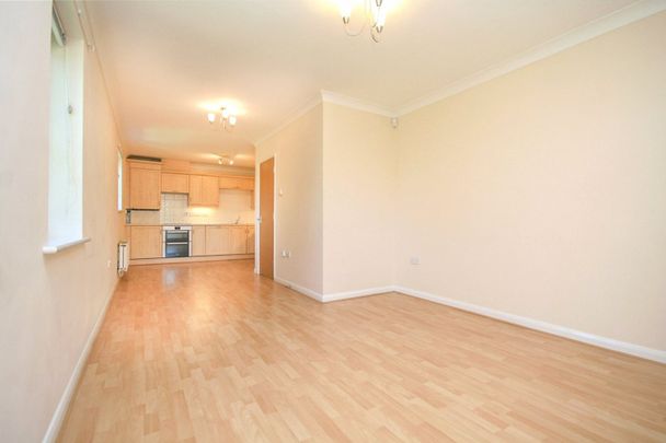 Wade Court, - Photo 1