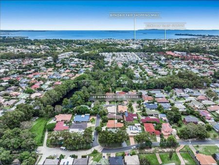 Spacious Family Living at 32 Burbank Road, Birkdale - Photo 4