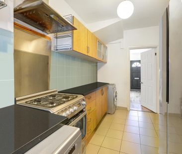 3 bedroom terraced house to rent - Photo 5