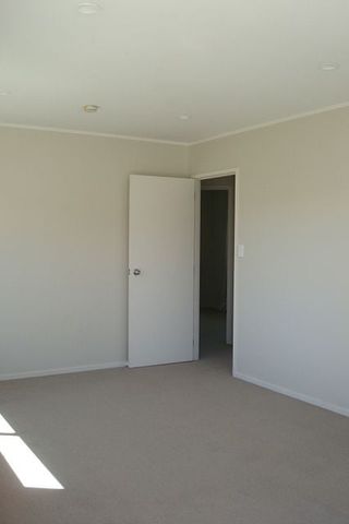 Charming 2BR Home w/ Garden & Deck! - Photo 4