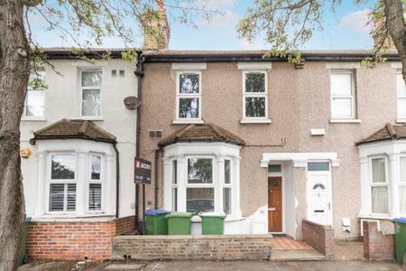 4 bedroom terraced house to rent - Photo 5