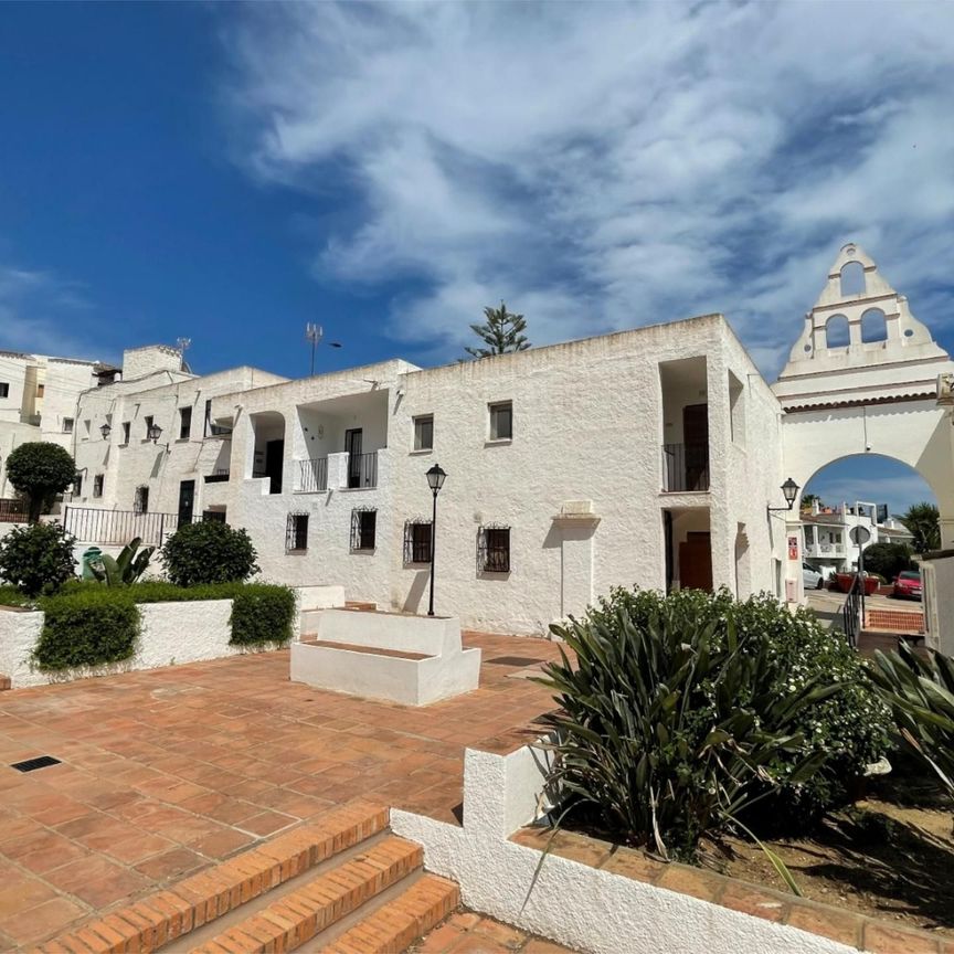 Piso de alquiler en Urbanización Pueblo Mexicano, 208, San Luis de Sabinillas - Photo 1