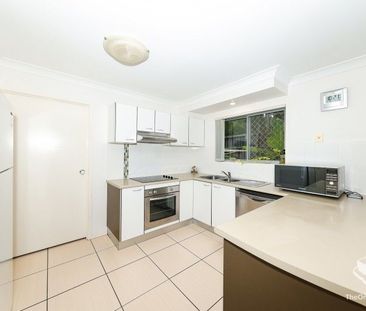 Beautiful Home with NO water bill! - Photo 4