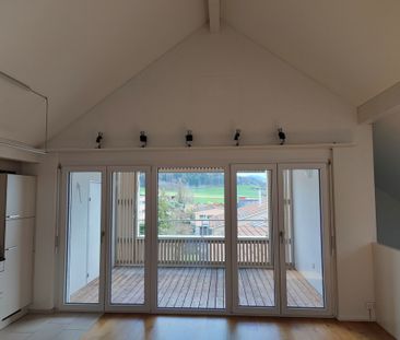 1 MONAT MIETZINSFREIE ZEIT - 2.5-ZIMMER DACHWOHNUNG MIT BALKON - Photo 1