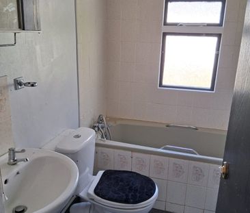 2 Bed Mobile Home, Caravan Site, NG2 - Photo 2