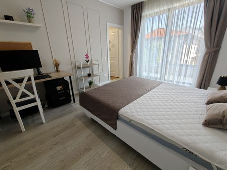 A luxurious apartment for rent in Cluj-Napoca, a two-minute walk from the University of Medicine and Pharmacy, consisting of two bedrooms, a living room, two bathrooms and two balconies - Fotografie 5