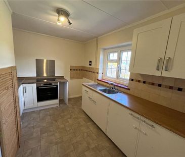 3 bedroom semi-detached house to rent - Photo 3