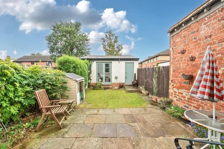 3 bedroom House To Let - Photo 2