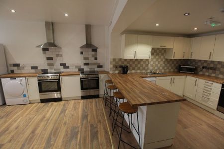 Park view, Stonebow house Block, St. Botolphs Crescent, Lincoln, Lincolnshire, LN5 8AZ - Photo 2