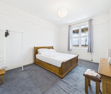 3 bedroom flat to rent - Photo 3
