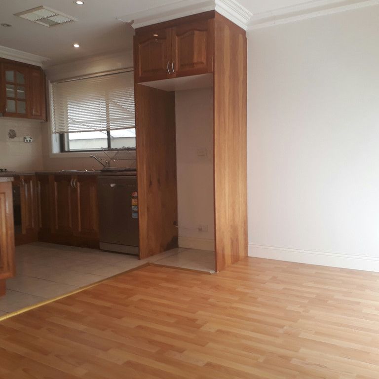 Spacious 3-Bedroom Unit in St Albans - Photo 1
