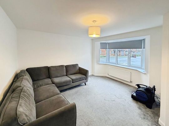 3 bedroom semi-detached house to rent - Photo 1