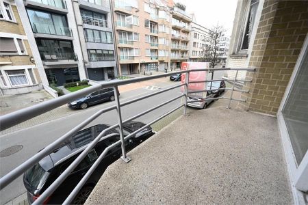 Ongemeubeld: Derde verdiep - 2-slaapkamer appartement aan de zonnekant van de Leopoldlaan, op wandelafstand van het strand en de winkels. - Foto 2