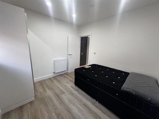 Ninian Road, Cardiff - Photo 1