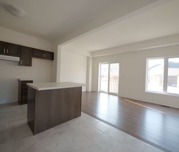 For Lease - 4 Shipley Avenue, Collingwood, Ontario - Photo 3