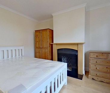 4 bedroom semi-detached house to rent - Photo 1