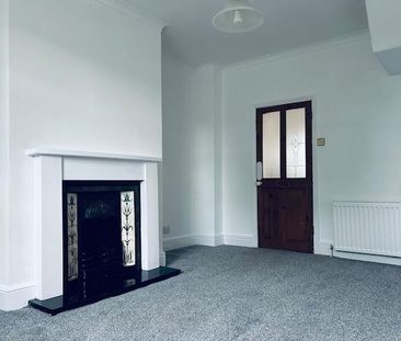 2 bedroom end of terrace house to rent - Photo 4