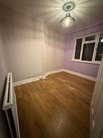 2 Bed Terraced House, Dalton Avenue, CR4 - Photo 2