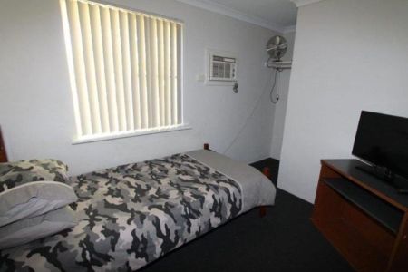 AFFORDABLE 4x2 - Great Family Home - Photo 2