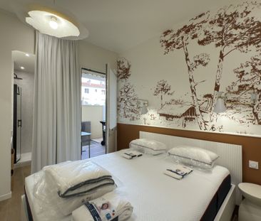 T2 meublé Saint Genès entièrement rénové et décoré avec soin - Photo 2