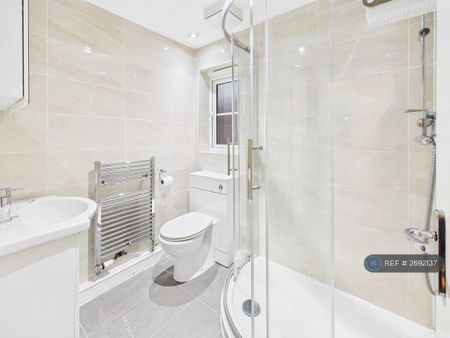 4 bedroom detached house to rent - Photo 4