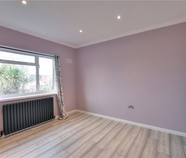 3 bedroom end of terrace house to rent - Photo 5