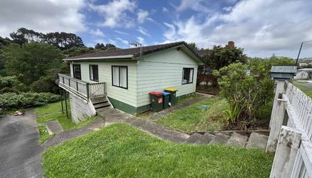 Refurbished 3 Bedroom House - Photo 4