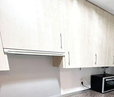 3 bedroom luxury Townhouse for rent in Estepona, Spain - Photo 4