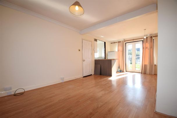 Floriston Avenue, Hillingdon, UB10 - Photo 1